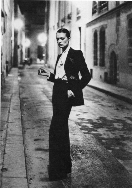 rue AUbriot, Yves SAint Leurent, French Vogue, Paris 1975